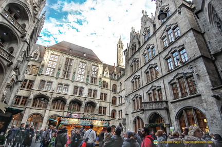 Neue Rathaus (New Town Hall) courtyard